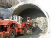 Напредва изграждането на тунела под Бакойския баир (снимки)