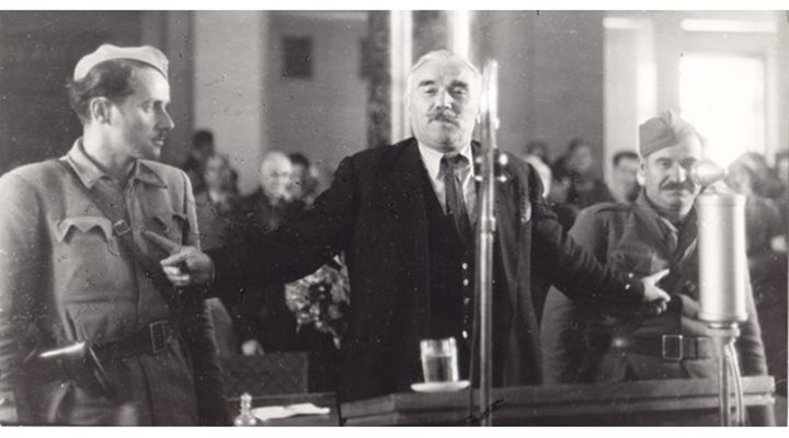 Добри Терпешев говори на митинг на 17 септември 1944 г.

