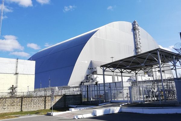 Реакторът на централата е опакован с нова защита / Снимки: Авторът