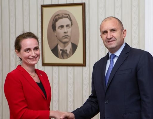 Президентът Румен Радев с Йорданка Чобанова
Снимка: Президентския прессекретариат