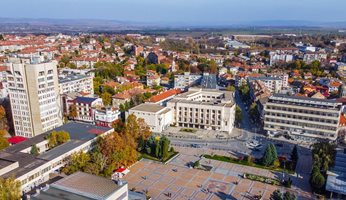 Глобяват шофьори, паркирали в "джобове" на кофите за смет в Търново