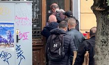 Съсед застреля мъж пред жена му в центъра на София заради спор за метална врата