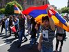 Антиправителствените протести в Армения продължават, Москва посредник