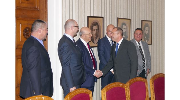 Радев се срещна с ръководството на Камарата на строителите в България.