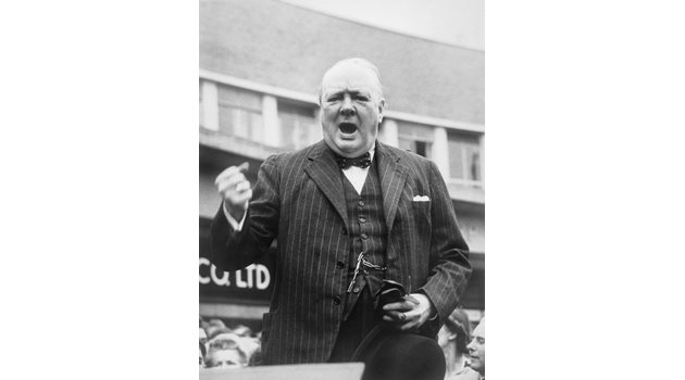 Уинстън Чърчил не иска да споделя разкодираните съобщения със Сталин.