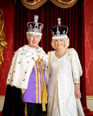 Първи официален портрет на крал Чарлз III и кралица Камила Снимка: Ройтерс