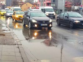 На места водата стигаше педя, разказаха пловдивчани. Снимки: Авторът