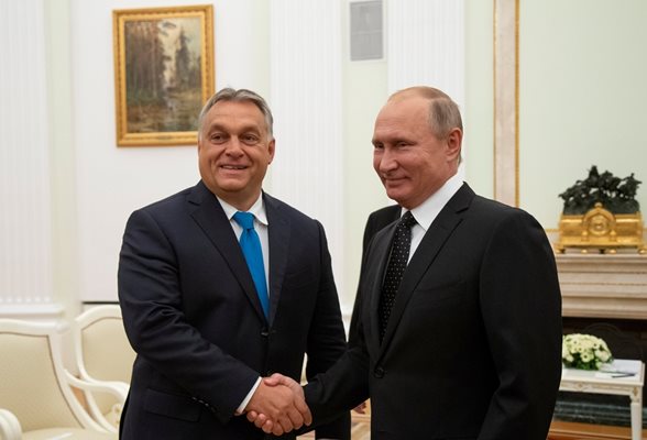 Орбан и Путин разговарят в Москва.