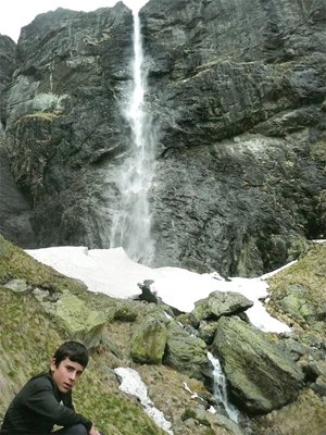 Райското пръскало е най-високият водопад у нас, струята му се спуска от 124 метра в подножието на връх Ботев.