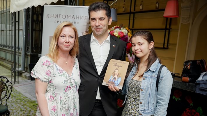 И дъщерята на Линда и Кирил Петков ще става топготвач (СНИМКИ)