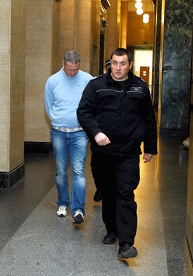 Прокуратурата се закани да оспорва освобождаването на Васил Тошев-Дългия