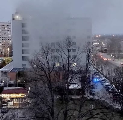 Огромен облак пушек се извива над запалилия се ресторант. Снимка: За по-добър живот в Асеновград