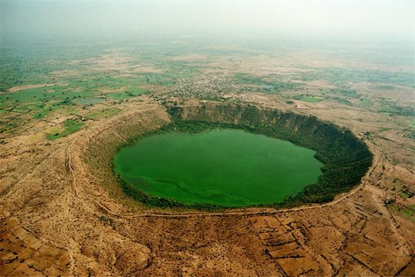 Езерото Лонар в Индия е създадено от метеорит