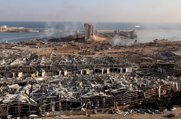 Сериозни щети бяха нанесени на сградите в радиус от 3 км от пристанището. 300 000 души останаха без дом.
