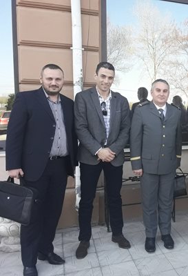 Иво Стаменов (в средата) на среща с колеги от Румъния месеци преди да го убият.