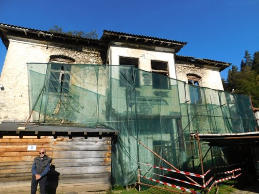 Старото училище в Широка лъка ще бъде спасено от рухване след намесата на държавата.
