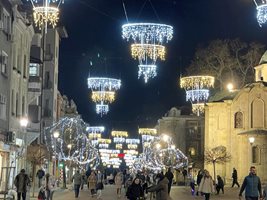 Перипетии около свалянето на Коледната украса във Варна