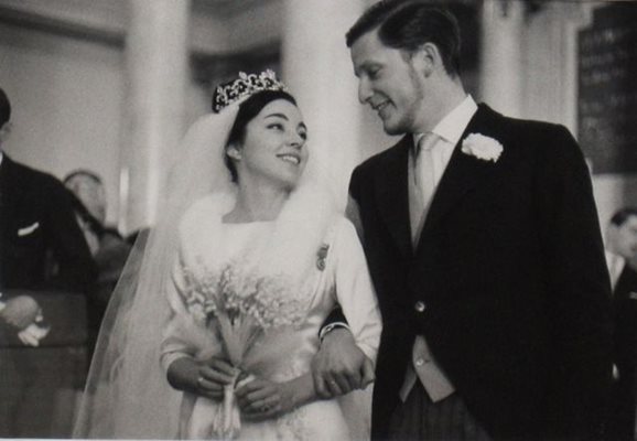 Сватбата на цар Симеон II и царица Маргарита на 21 януари 1962 г.

СНИМКИ: KINGSIMEON.BG