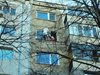Свалиха мъжа, който искаше да скочи от седмия етаж на блок в столицата