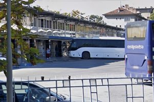 Взеха на Дошков автобусите от Пловдив до София, той се отказа от още 5 маршрута