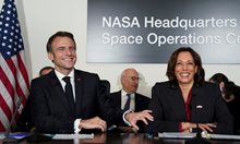 Макрон посети НАСА и разговаря с Камала Харис за сътрудничеството в космоса