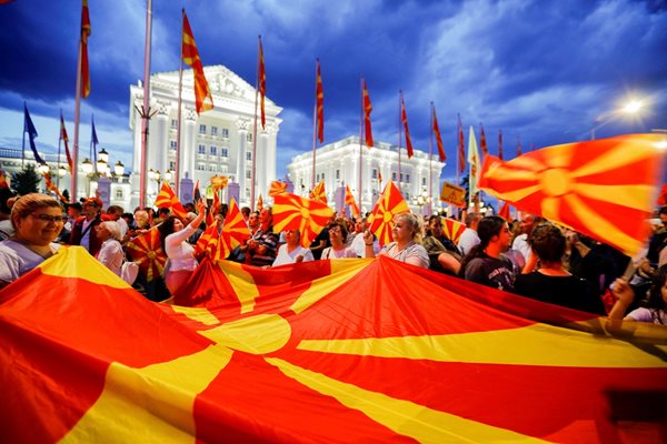 Външната комисия пробва решение за Северна Македония утре
