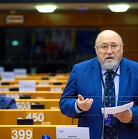Евродепутати отговориха на Радев от ЕП: Дестабилизира страната