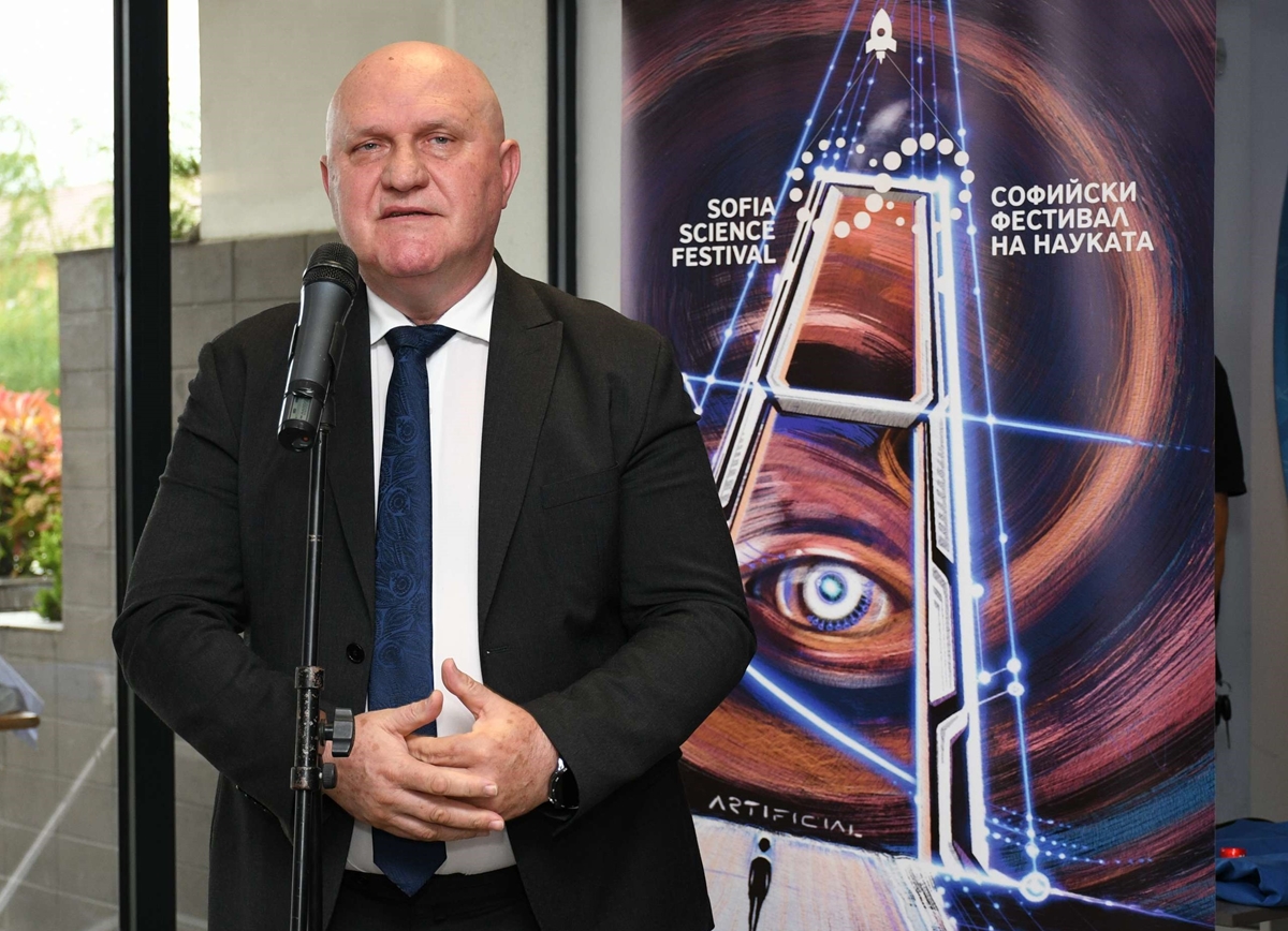 Министър Цоков ще връчи годишните награди за наука "Питагор"