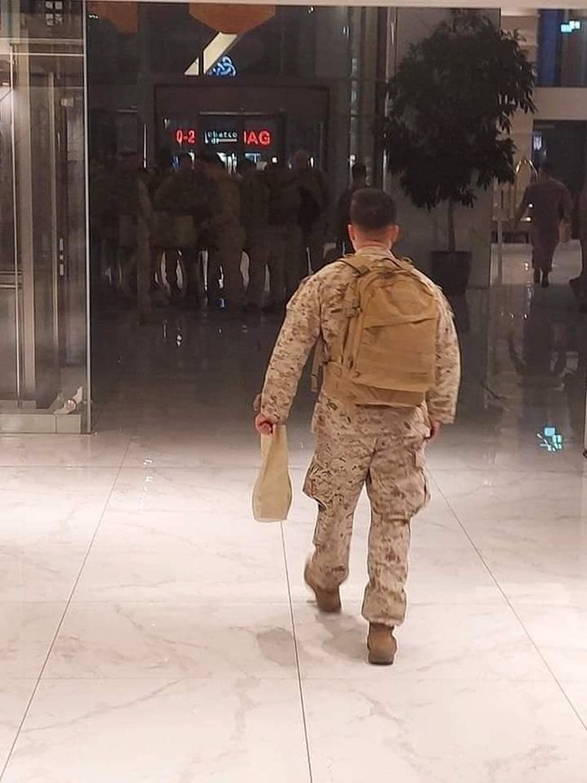 US войници, настанени в 5-звезден хотел в София, преминавали транзитно
