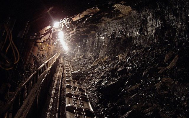 Седемнадесет миньори се оказаха в капан във въгледобивна мина в югозападен Китай