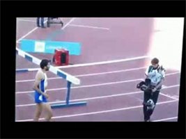 Френски атлет блъска 14-годишно момиче след победа (видео)