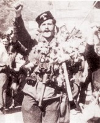 Партизанският командир Александър Пипонков-Чапай влиза в Белово.  Месец по-късно е убит край сръбския град Крива Паланка.