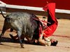 Тореадор убит от бик на корида