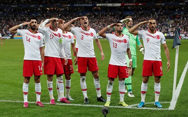 Турските играчи скандализират Франция и Европа