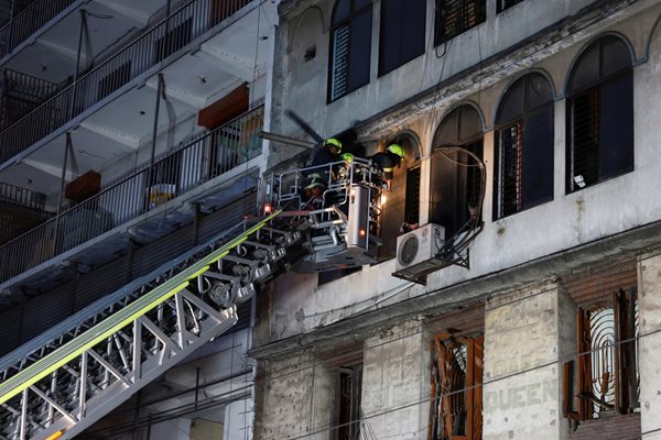 Взривът е станал в пететажна сграда, близо до централния район Гулистан СНИМКИ: Ройтерс