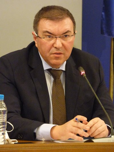 Костадин Ангелов