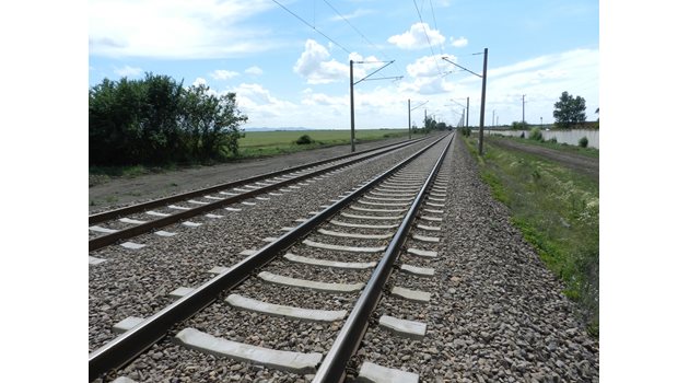 Изясняват самоличността на мъж, прегазен от локомотив край Горна Оряховица