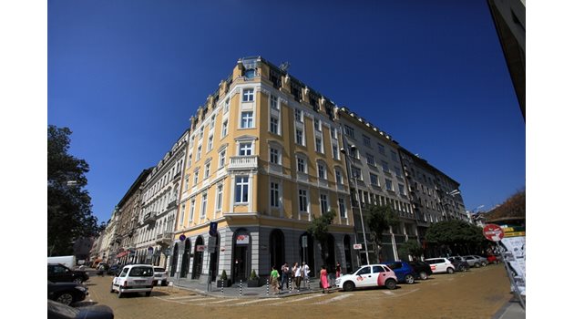 Сградата на бившето американско посолство на столичната улица “Съборна” 1 също е включена в забранителния списък за приватизация от външния министър Даниел Митов.