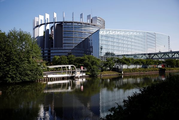 Европарламентът