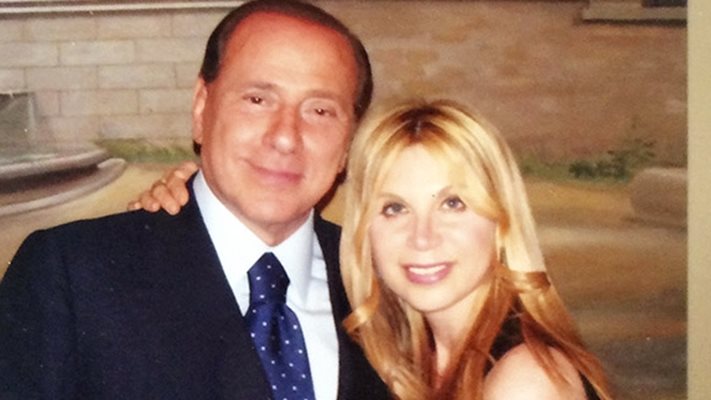 Гадателката Теодора Стефанова призна: Берлускони не ми е оставял МИЛИОНИ