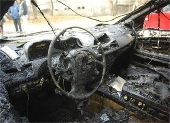 Лек автомобил е изгорял при пожар в Кърджали вчера СНИМКА: Архив