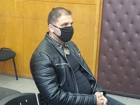 Тодор Ванев се яви в окръжния съд в Пловдив в качеството си на пострадал