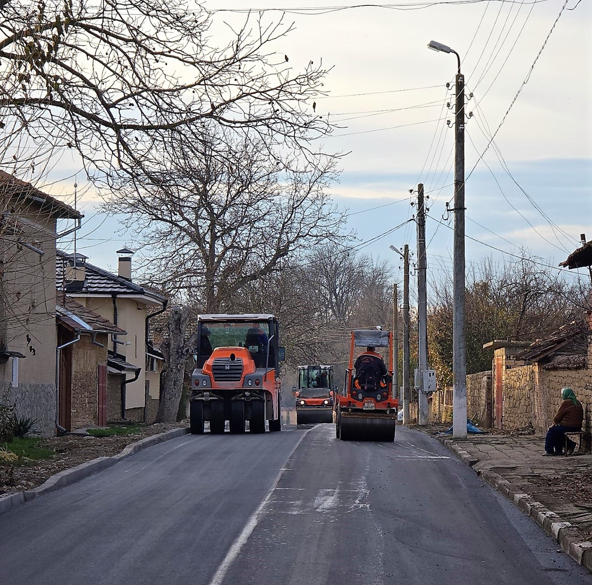 Ремонтират основно пътя към великотърновското село Дичин