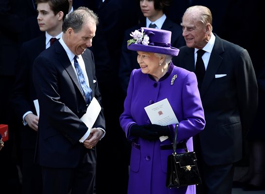 Дейвид Армстронг-Джоунс и кралица Елизабет II през 2017 г. 
