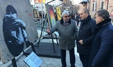 Тръпки побиха Цветанов пред Берлинската стена в Пловдив (Снимки)