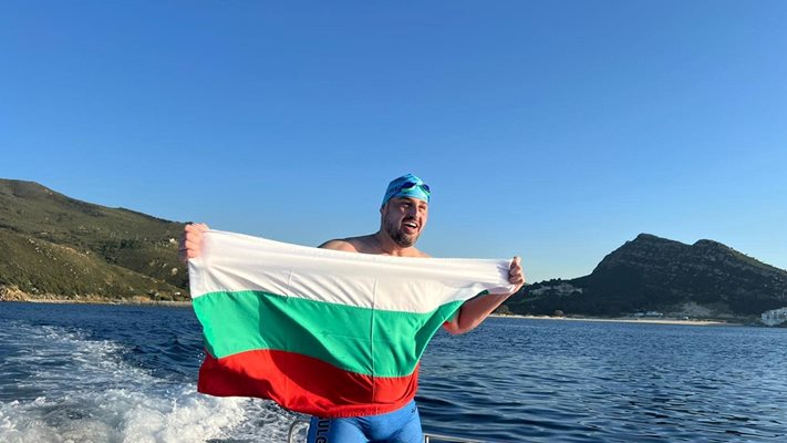 Петър Стойчев стана първият българин, преплувал Гибралтарския пролив без неопрен