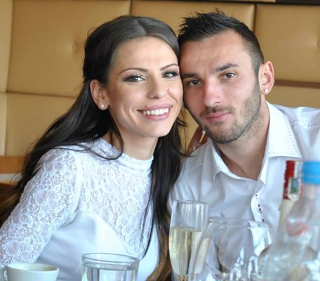 Виктория и футболистът Радослав Димитров са щастливо семейство преди трагедията