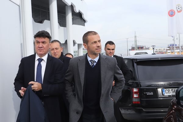 Боби Михайлов (вляво) има подкрепата и на шефа на УЕФА Александър Чеферин