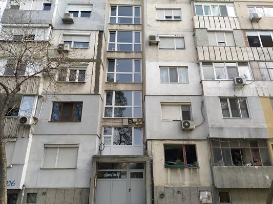 В този блок в Пловдив живее семейството на Георги Енев. 