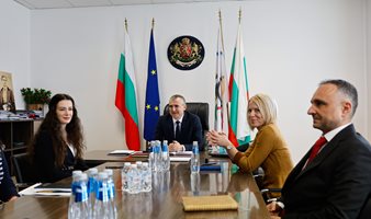 Контактни групи ще водят разговори за обединение в българския шахмат